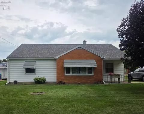 609 Clinton St, Port Clinton, OH 43452