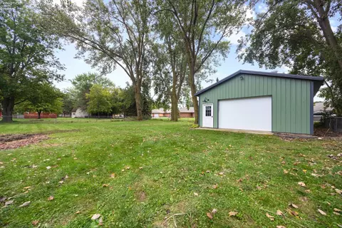 Exterior - 5708 Mccartney Rd, Sandusky, OH 44870 photo 6 of 8