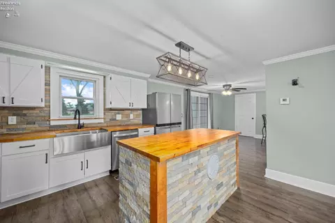 Kitchen - 5708 Mccartney Rd, Sandusky, OH 44870 photo 1 of 5