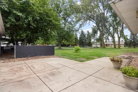 Exterior - 5708 Mccartney Rd, Sandusky, OH 44870 photo 3 of 8