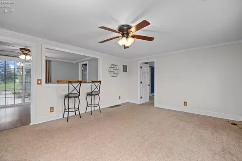 Living - 5708 Mccartney Rd, Sandusky, OH 44870 photo 6 of 8