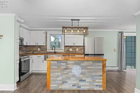 Kitchen - 5708 Mccartney Rd, Sandusky, OH 44870 photo 2 of 5