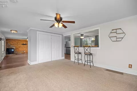 Living - 5708 Mccartney Rd, Sandusky, OH 44870 photo 7 of 8