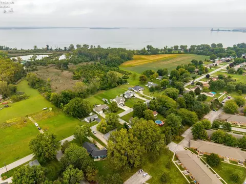 View/Area - 5708 Mccartney Rd, Sandusky, OH 44870 photo 8 of 11