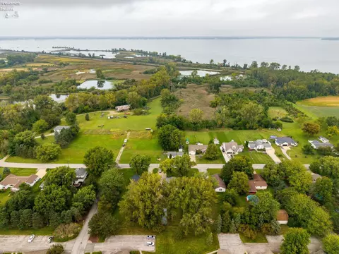View/Area - 5708 Mccartney Rd, Sandusky, OH 44870 photo 9 of 11