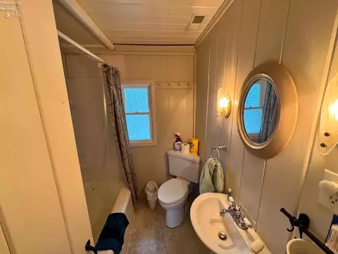 Bath - 219 Munsee Pl, Huron, OH 44839 photo 1 of 2
