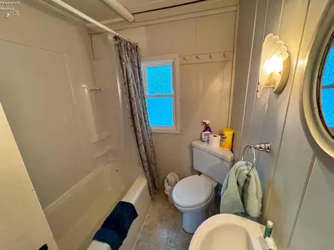 Bath - 219 Munsee Pl, Huron, OH 44839 photo 2 of 2
