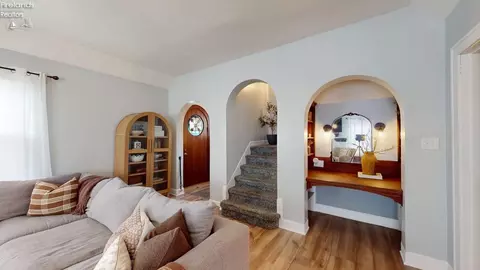 Entry Way - 913 S Myrtle, Willard, OH 44890 photo 1 of 2