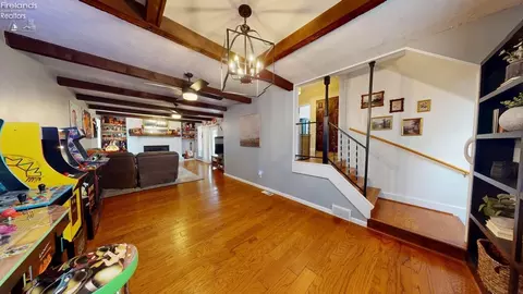 Entry Way - 913 S Myrtle, Willard, OH 44890 photo 2 of 2