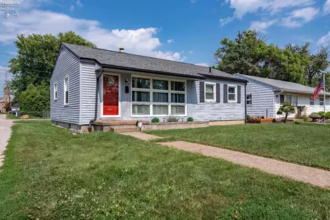 117 E 6th St, Port Clinton, OH 43452