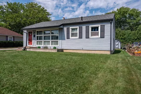 117 E 6th St, Port Clinton, OH 43452