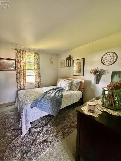 Bedroom - 6037 Willard West Rd, Willard, OH 44890 photo 1 of 5