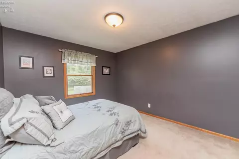 Bedroom - 246 Portage Path, Willard, OH 44890 photo 3 of 8