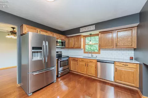 Kitchen - 246 Portage Path, Willard, OH 44890 photo 5 of 6