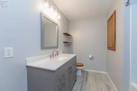 Bath - 246 Portage Path, Willard, OH 44890 photo 1 of 7
