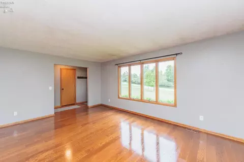 Living - 246 Portage Path, Willard, OH 44890 photo 4 of 10
