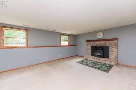 Living - 246 Portage Path, Willard, OH 44890 photo 6 of 10