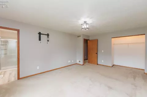 Bedroom - 246 Portage Path, Willard, OH 44890 photo 7 of 8