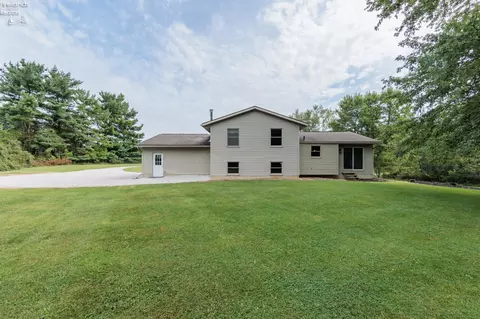 Exterior - 246 Portage Path, Willard, OH 44890 photo 7 of 9