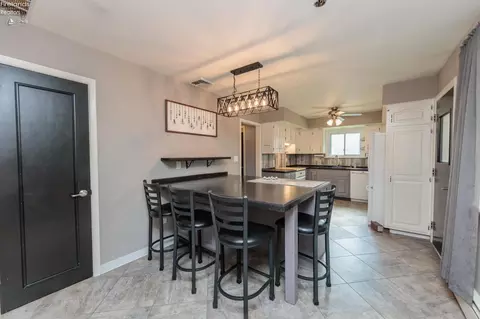 Dining - 2002 Hull Rd, Sandusky, OH 44870 photo 1 of 1