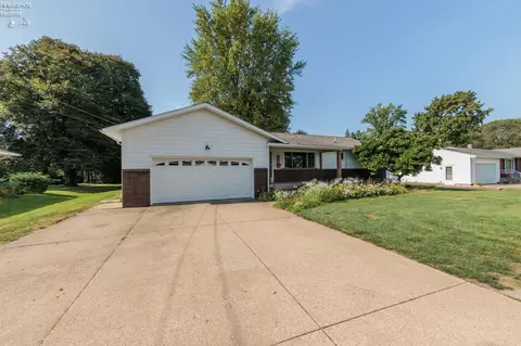 Exterior - 2002 Hull Rd, Sandusky, OH 44870 photo 10 of 10