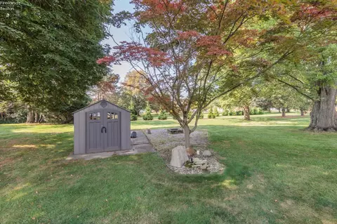 Exterior - 2002 Hull Rd, Sandusky, OH 44870 photo 7 of 10