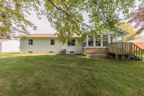 Exterior - 2002 Hull Rd, Sandusky, OH 44870 photo 2 of 10
