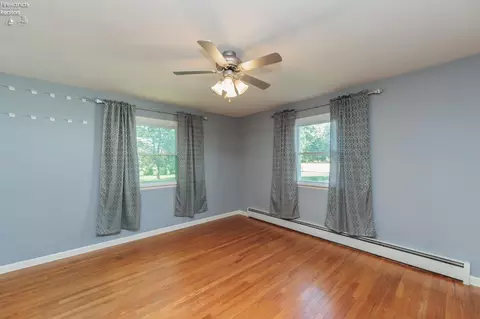 Bedroom - 2002 Hull Rd, Sandusky, OH 44870 photo 1 of 8