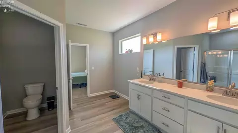 Bath - 6025 Coventry Cir, Huron, OH 44839 photo 2 of 6