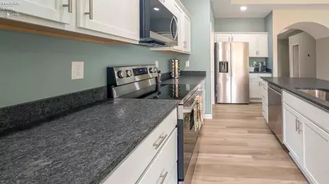 Kitchen - 6025 Coventry Cir, Huron, OH 44839 photo 4 of 6