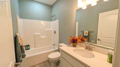 Bath - 6025 Coventry Cir, Huron, OH 44839 photo 5 of 6