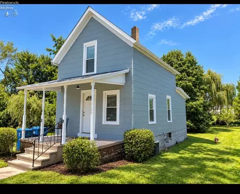 625 Bush Pl, Fremont, OH 43420