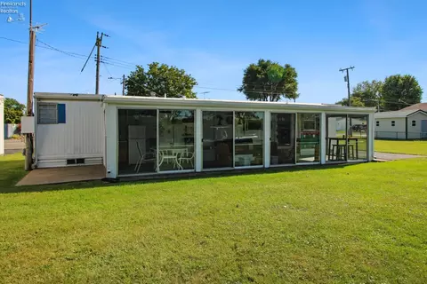2825 W Rising Sun Rd, Port Clinton, OH 43452
