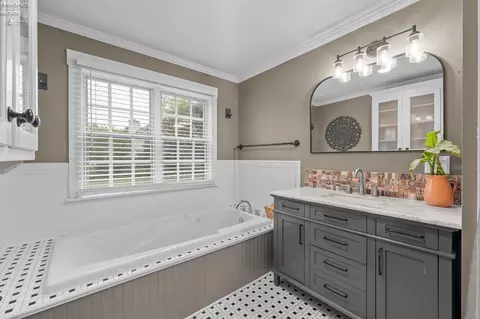 Bath - 3509 Scheid Rd, Huron, OH 44839 photo 1 of 3