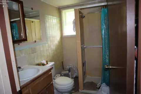 Bath - 9301 River Rd, Huron, OH 44839 photo 1 of 1