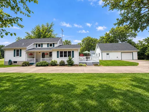 205 Chappel St, Kelleys Island, OH 43438