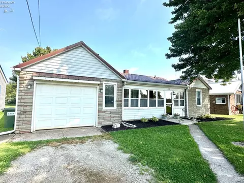 3539 W Harbor Rd, Port Clinton, OH 43452