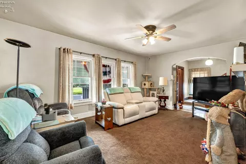 Living - 30 State St, Norwalk, OH 44857 photo 3 of 4