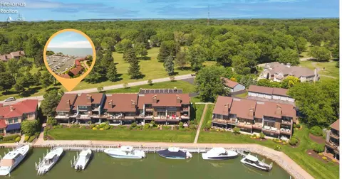 3258 N Marina View Dr #7, Port Clinton, OH 43452
