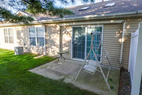 Exterior - 312 W W Gln, Elyria, OH 44035 photo 2 of 2