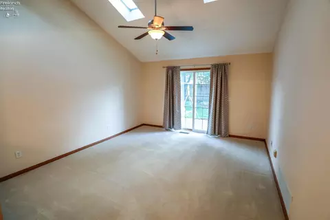 Bedroom - 312 W W Gln, Elyria, OH 44035 photo 1 of 5