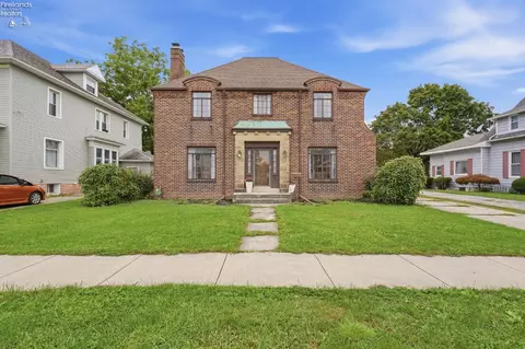 733 N Main St, Fostoria, OH 44830