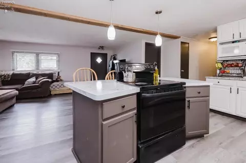 Kitchen - 505 Arabian Ct, Lagrange, OH 44050 photo 2 of 6