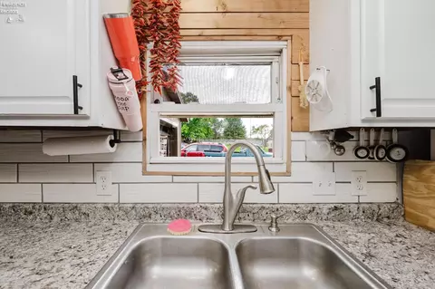 Kitchen - 505 Arabian Ct, Lagrange, OH 44050 photo 4 of 6