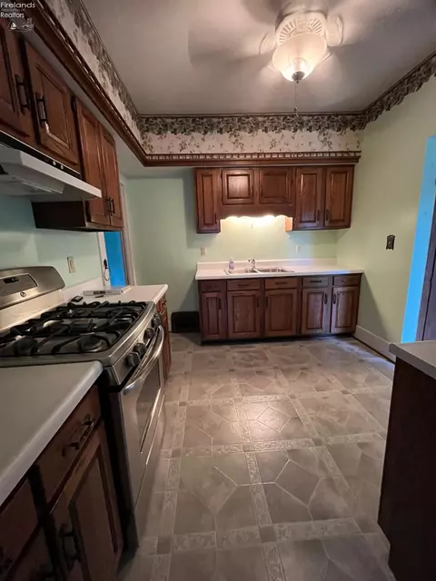 Kitchen - 404 E Maple St, Clyde, OH 43410 photo 3 of 4