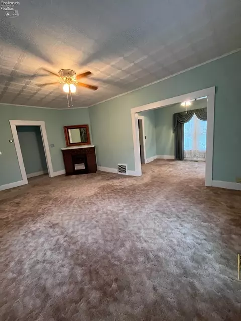 Living - 404 E Maple St, Clyde, OH 43410 photo 1 of 3
