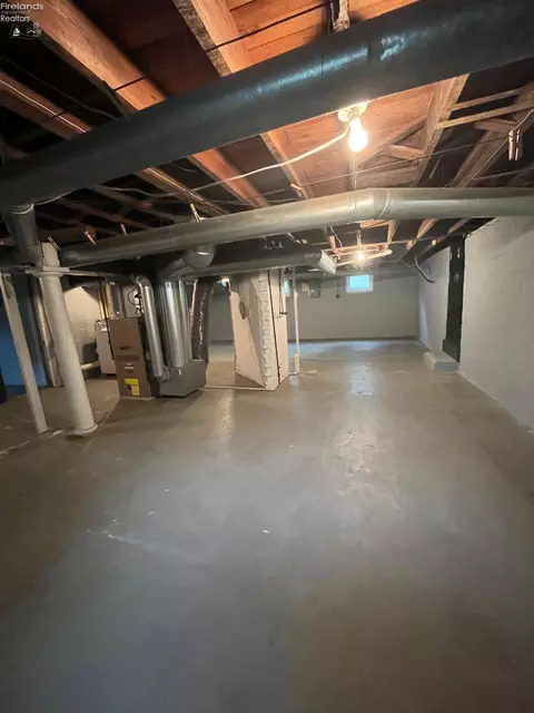 Other - 404 E Maple St, Clyde, OH 43410 photo 5 of 9