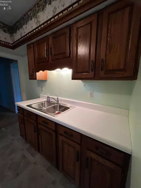 Kitchen - 404 E Maple St, Clyde, OH 43410 photo 2 of 4