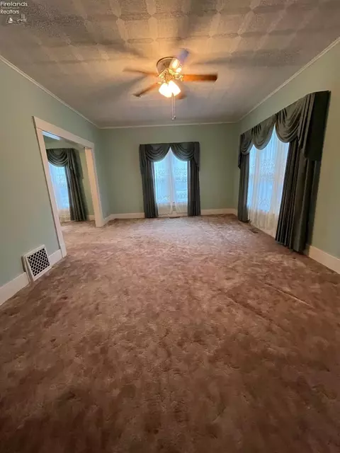 Living - 404 E Maple St, Clyde, OH 43410 photo 3 of 3