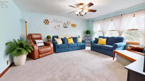 Living - 21 Timothy Ave, Willard, OH 44890 photo 1 of 2